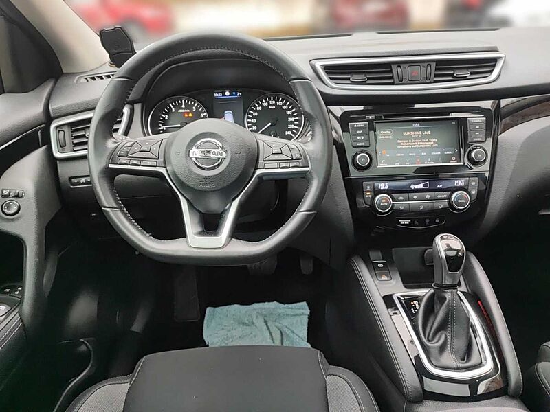 Nissan Qashqai 1.3 DIG-T N-Connecta DSG Navi Pano PDC